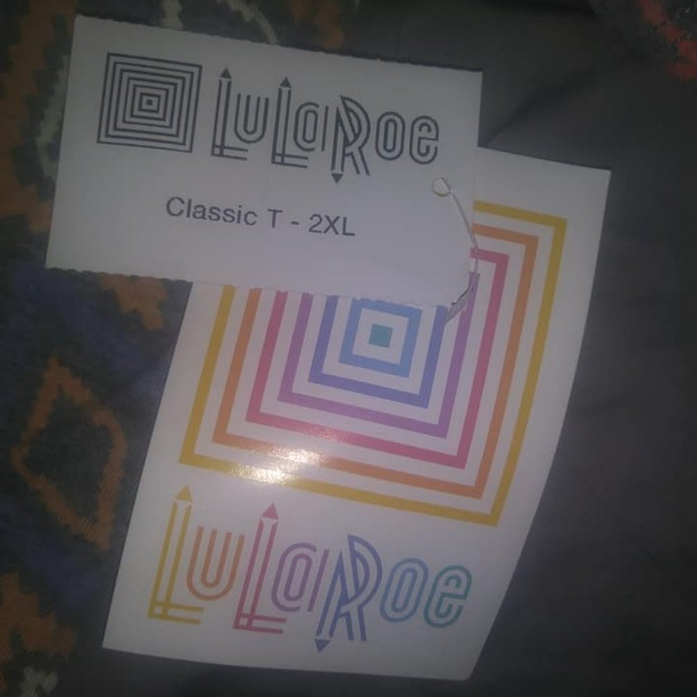 LuLaRoe Women Classic T 2XL Short Sleeve Shirt Beighe White Diamonds. NWT - Picture 2 of 4